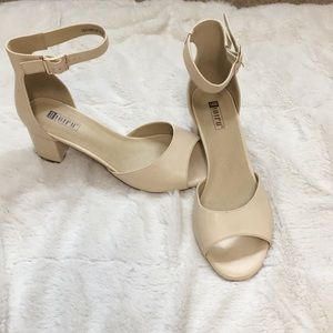 Gently used nude heels